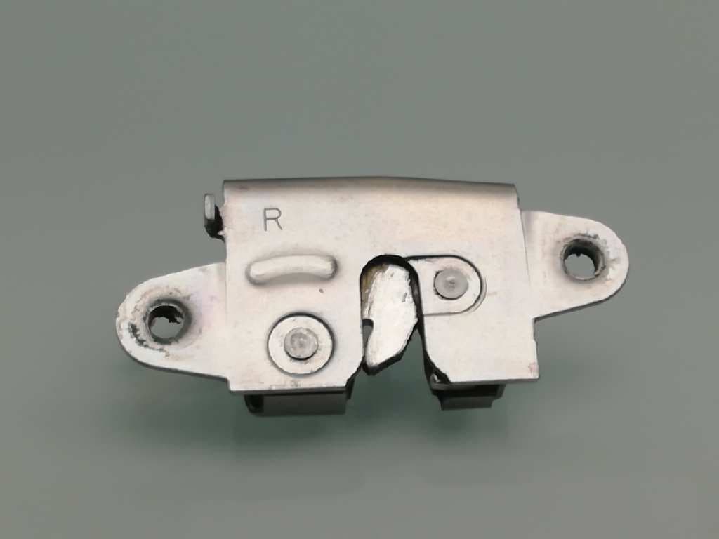 Cerradura maletero / porton TOYOTA LAND CRUISER (J12) 4