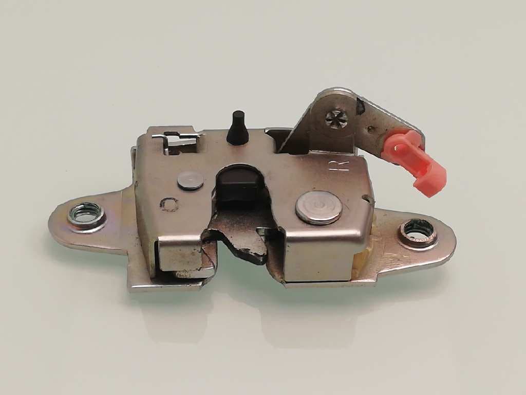 Cerradura maletero / porton TOYOTA LAND CRUISER (J12) 2