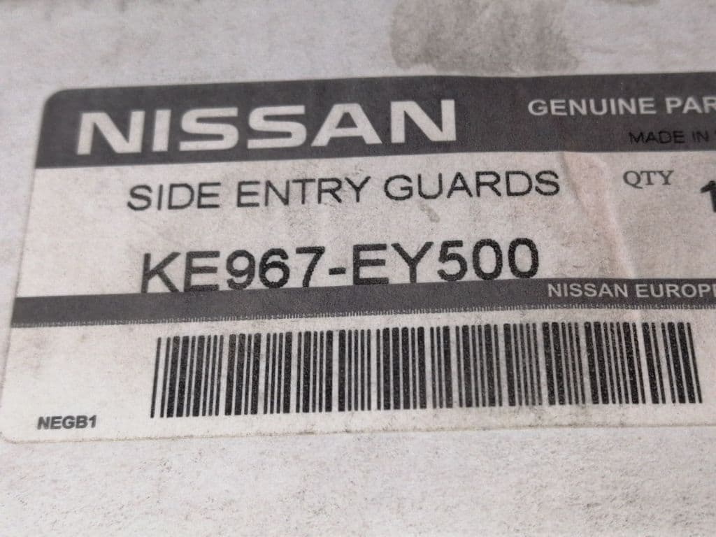 Plastico NISSAN NOTE (E11, NE11)