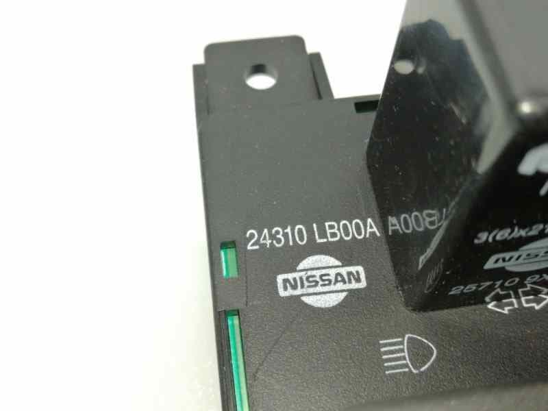Caja reles / fusibles NISSAN NOTE (E11, NE11) 4