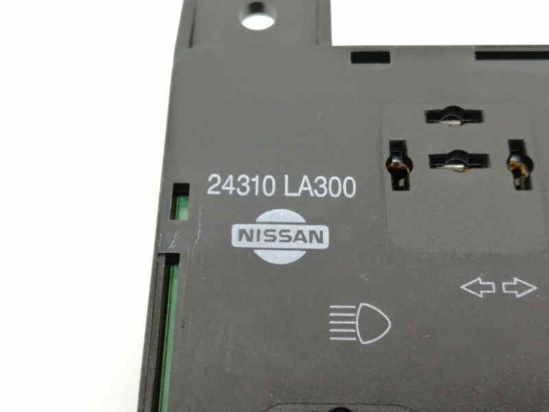 Caja reles / fusibles NISSAN NOTE (E11, NE11) 5