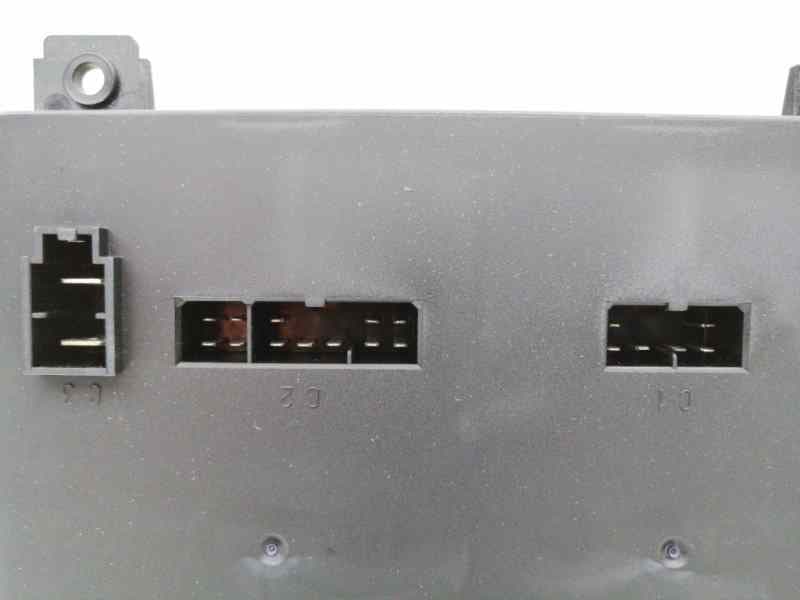 Caja reles / fusibles NISSAN NOTE (E11, NE11)