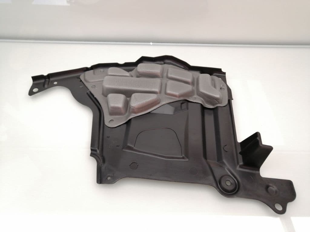 Plastico NISSAN NOTE (E11, NE11)