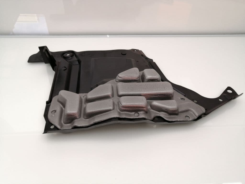 Plastico NISSAN NOTE (E11, NE11) 4
