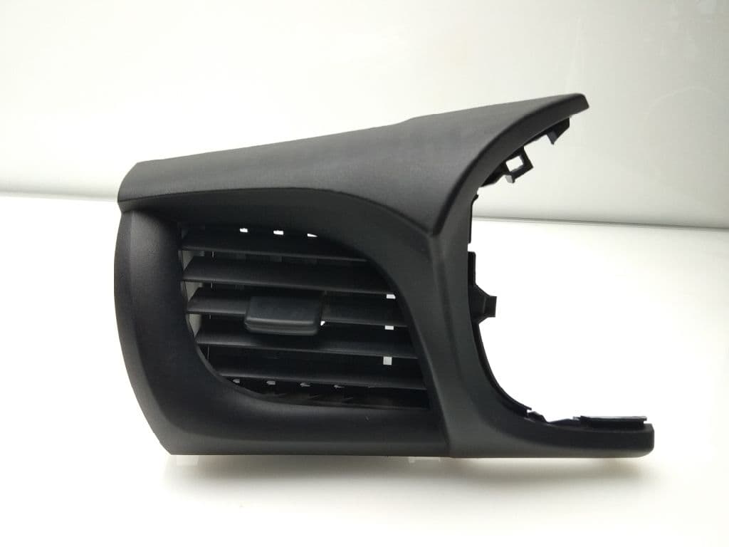 Plastico TOYOTA HILUX (GUN1) 3