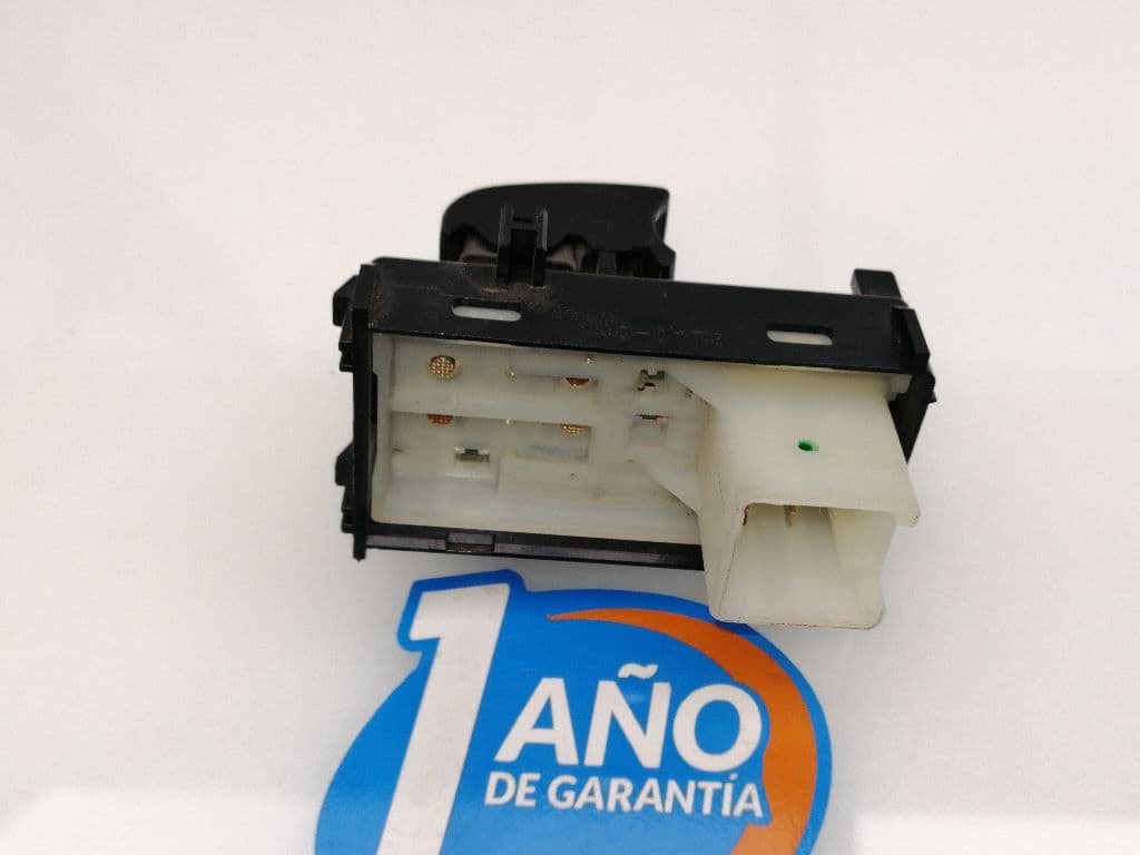 Mando elevalunas delantero derecho TOYOTA HILUX (GUN1) 3