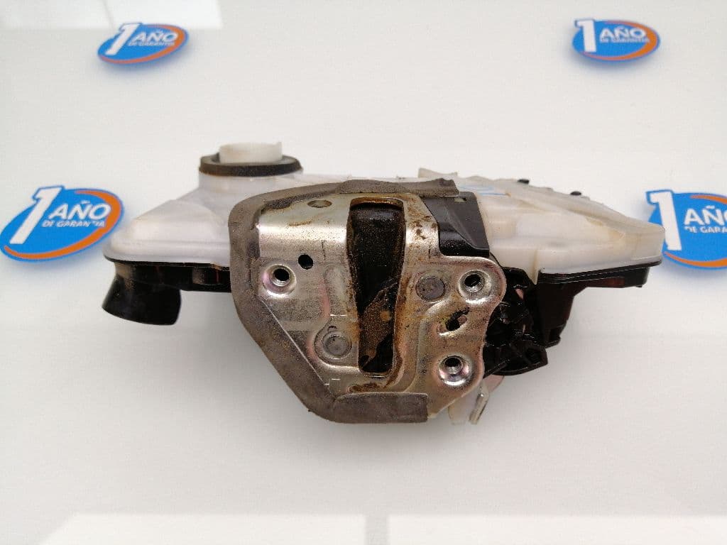 Cerradura puerta delantera izquierda TOYOTA HILUX (GUN1) 4