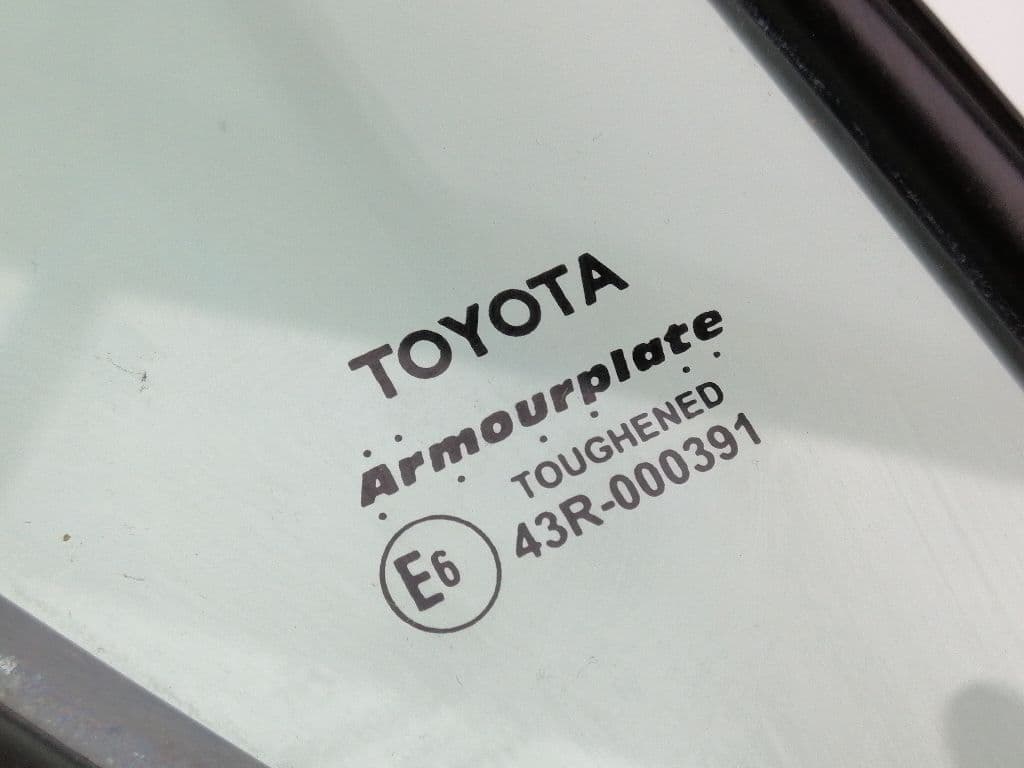 Luna custodia trasera derecha TOYOTA HILUX (GUN1)
