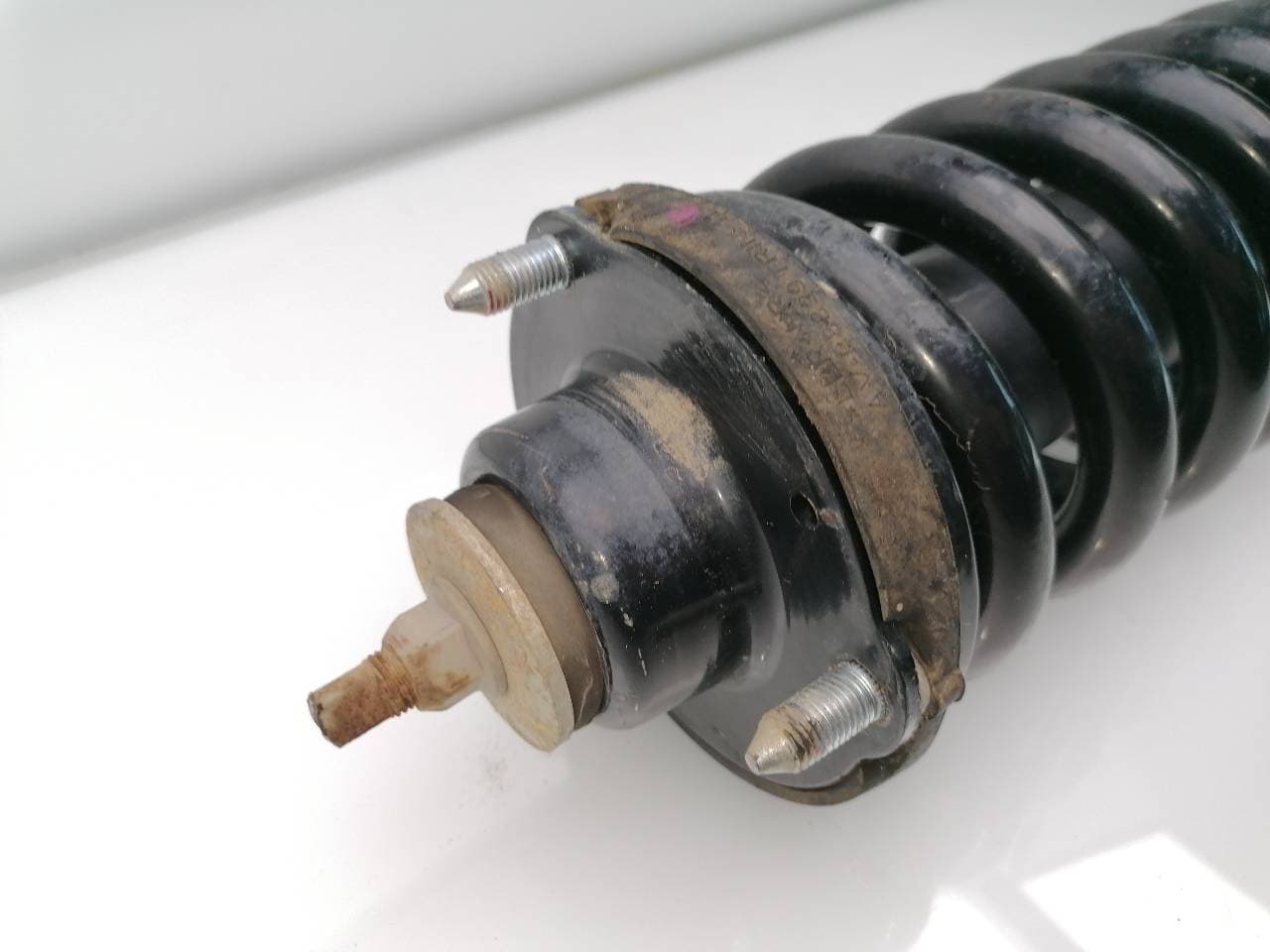 Amortiguador delantero derecho TOYOTA HILUX (GUN1) 3
