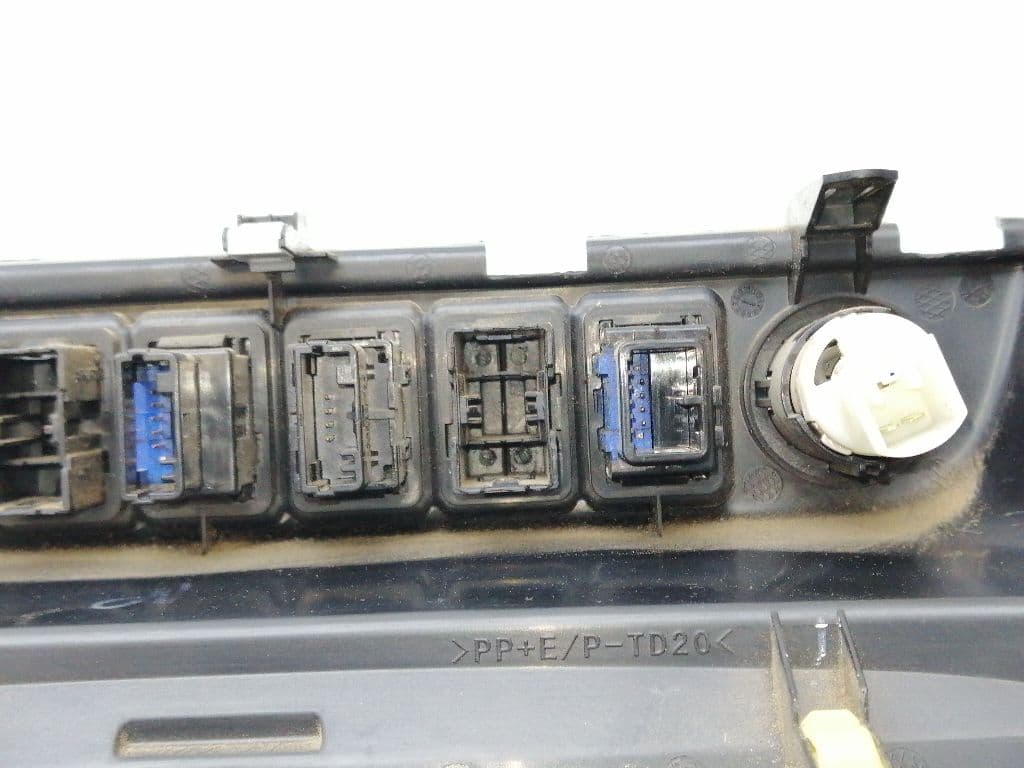 Mando multifuncion TOYOTA HILUX (GUN1) 2