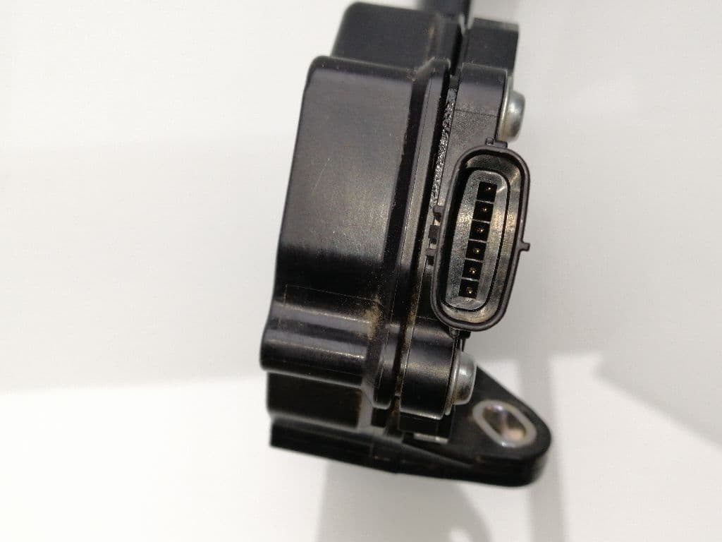 Pedal acelerador TOYOTA HILUX (GUN1) 3