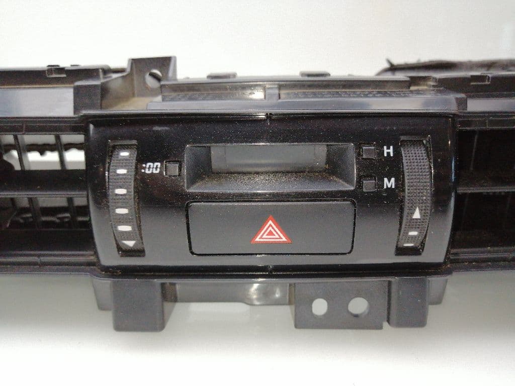 Plastico TOYOTA HILUX (GUN1) 4