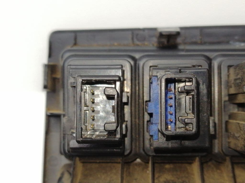 Mando multifuncion TOYOTA HILUX (GUN1) 2
