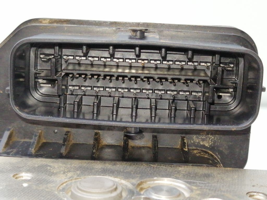 Abs TOYOTA HILUX (GUN1) 3