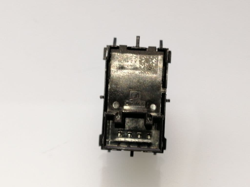 Mando elevalunas delantero derecho SEAT ARONA 3