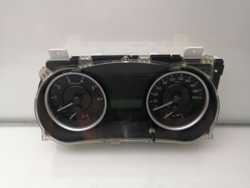 Cuadro instrumentos TOYOTA HILUX (GUN1)