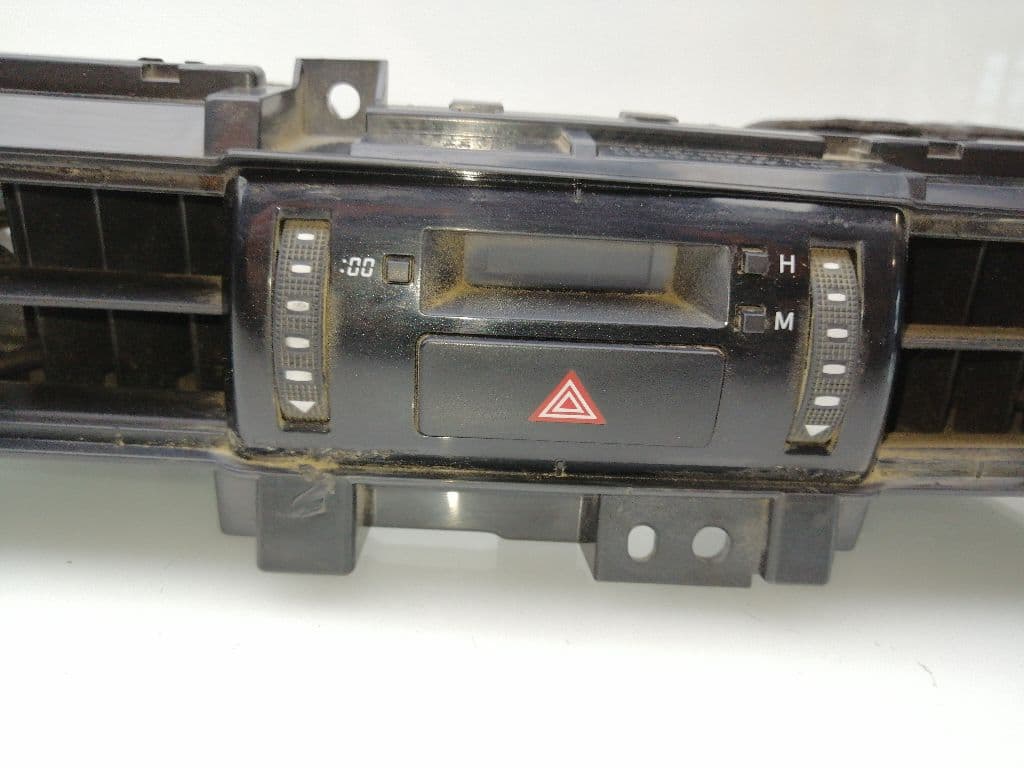 Plastico TOYOTA HILUX (GUN1) 4