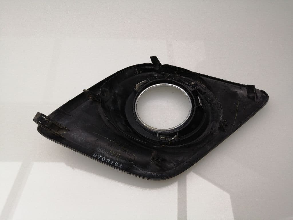 Plastico TOYOTA HILUX (GUN1) 3