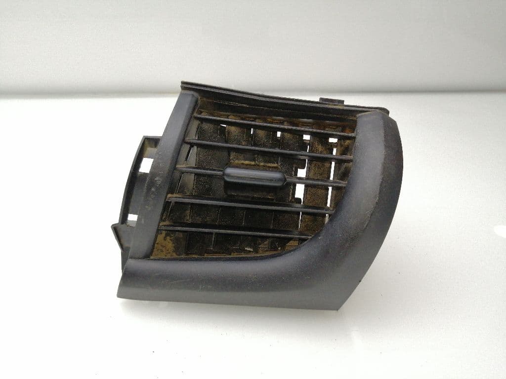 Plastico TOYOTA HILUX (GUN1) 3
