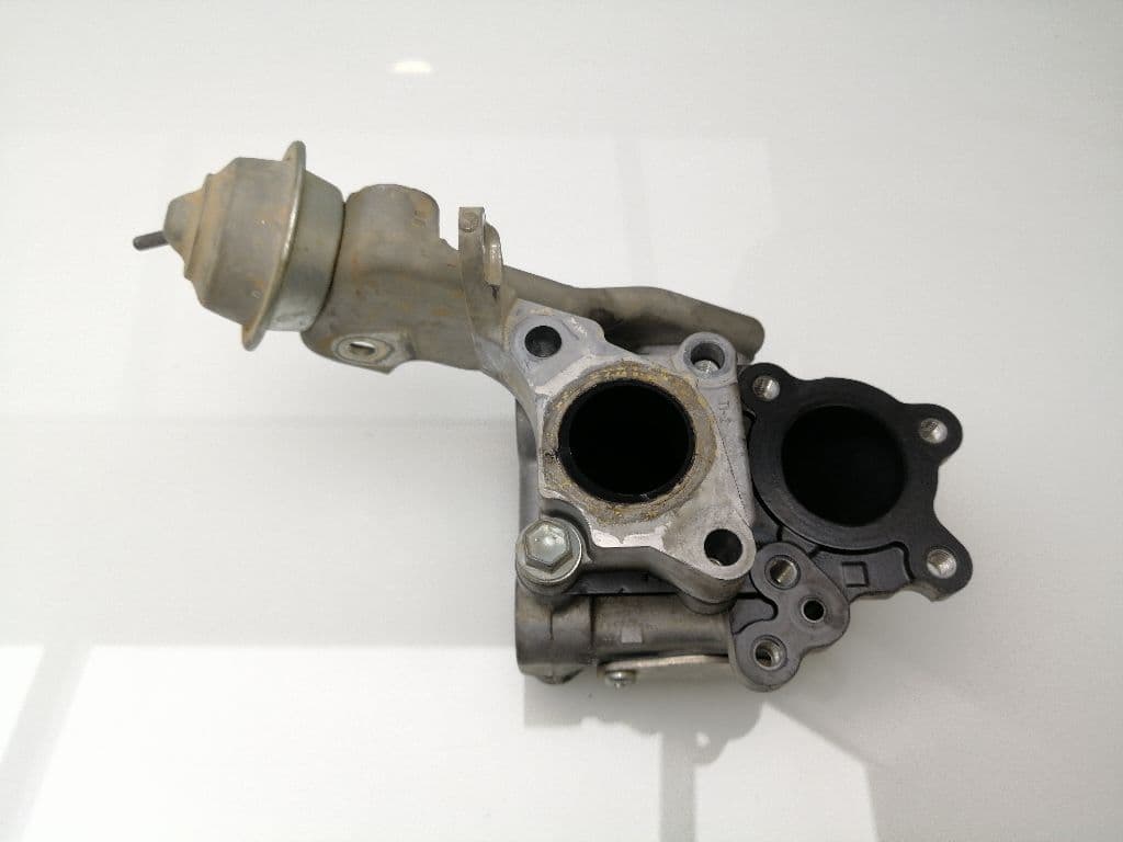 Valvula egr TOYOTA HILUX (GUN1)