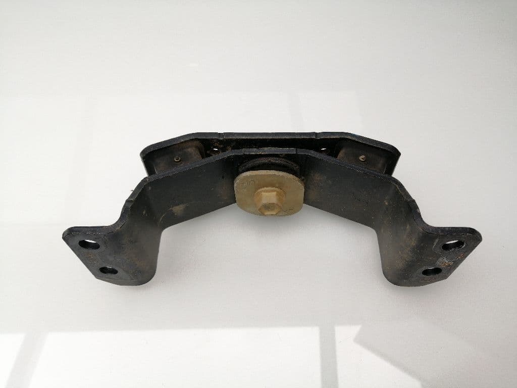 Soporte cambio TOYOTA HILUX (GUN1)