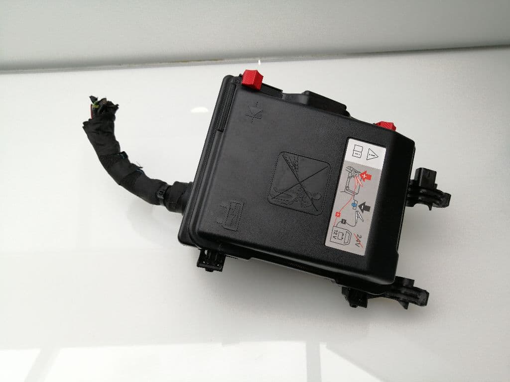 Caja reles / fusibles CITROEN C4 SPACETOURER 5