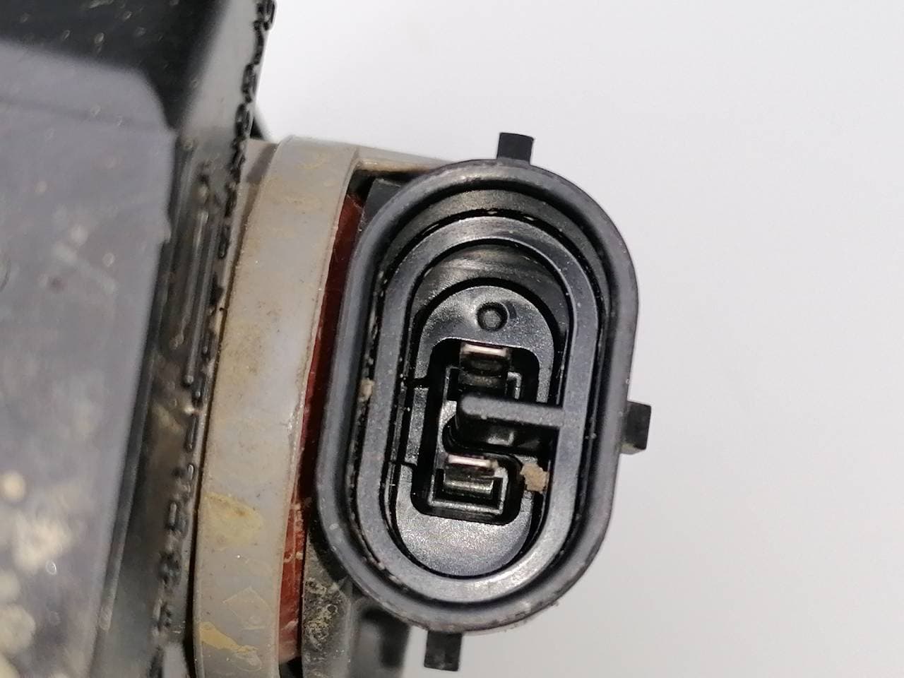 Faro antiniebla izquierdo TOYOTA HILUX (GUN1) 2