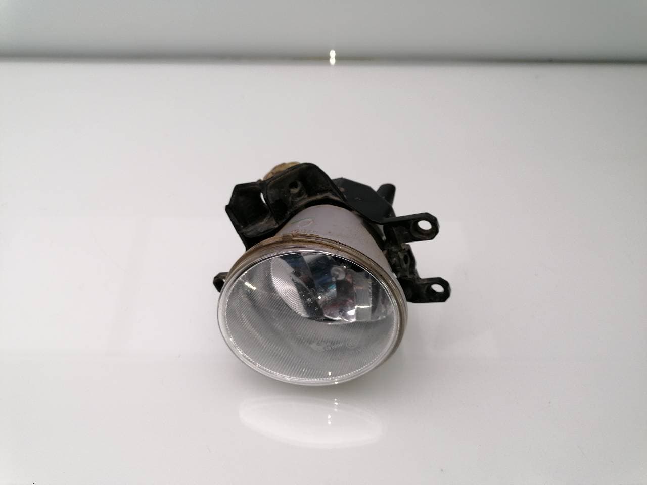 Faro antiniebla derecho TOYOTA HILUX (GUN1) 3