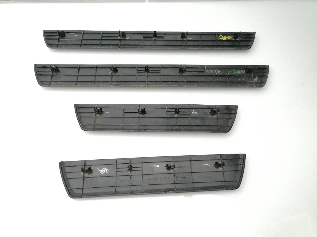 Plastico TOYOTA HILUX (GUN1) 4