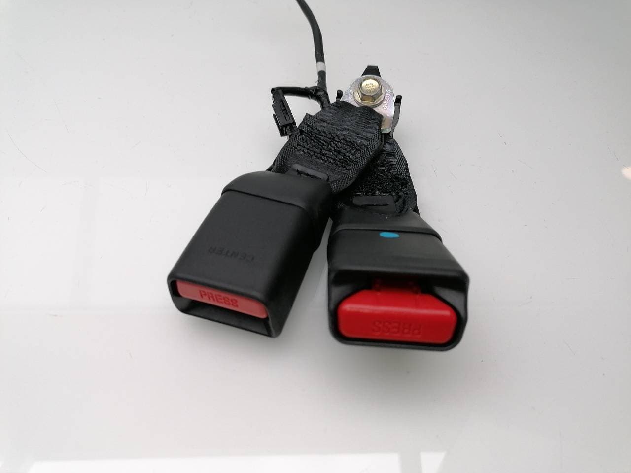 Pretensor trasero derecho SUZUKI SWIFT IV (FZ, NZ) 2