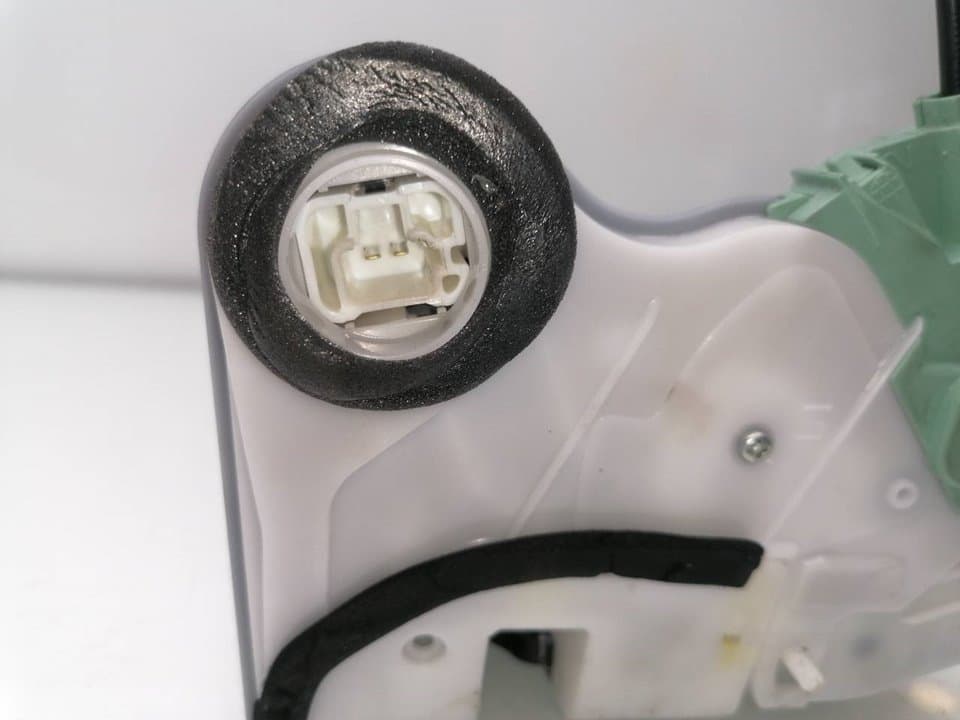 Cerradura puerta trasera izquierda SUZUKI SWIFT IV (FZ, NZ) 2