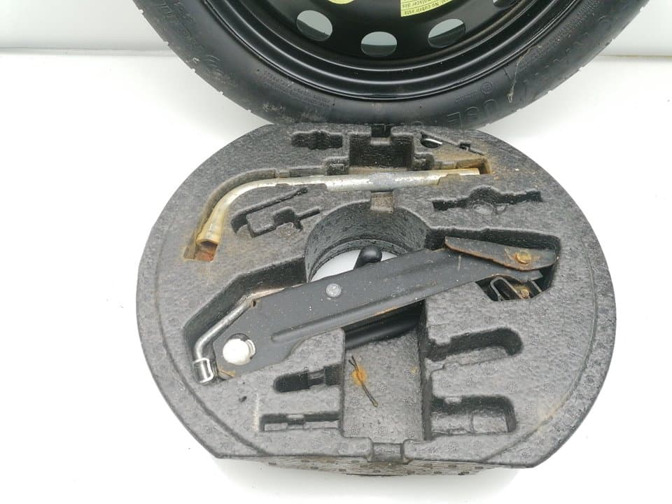 Soporte rueda repuesto VOLKSWAGEN GOLF VI (5K1) 5