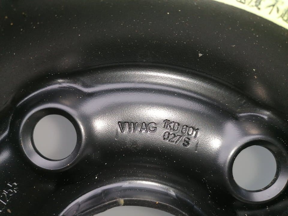 Soporte rueda repuesto VOLKSWAGEN GOLF VI (5K1)