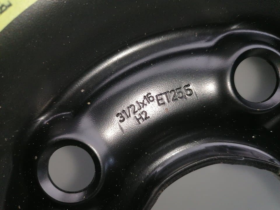 Soporte rueda repuesto VOLKSWAGEN GOLF VI (5K1) 3
