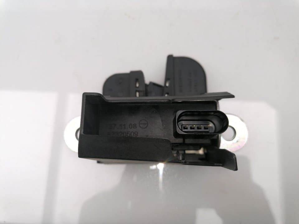 Cerradura maletero / porton VOLKSWAGEN GOLF VI (5K1)