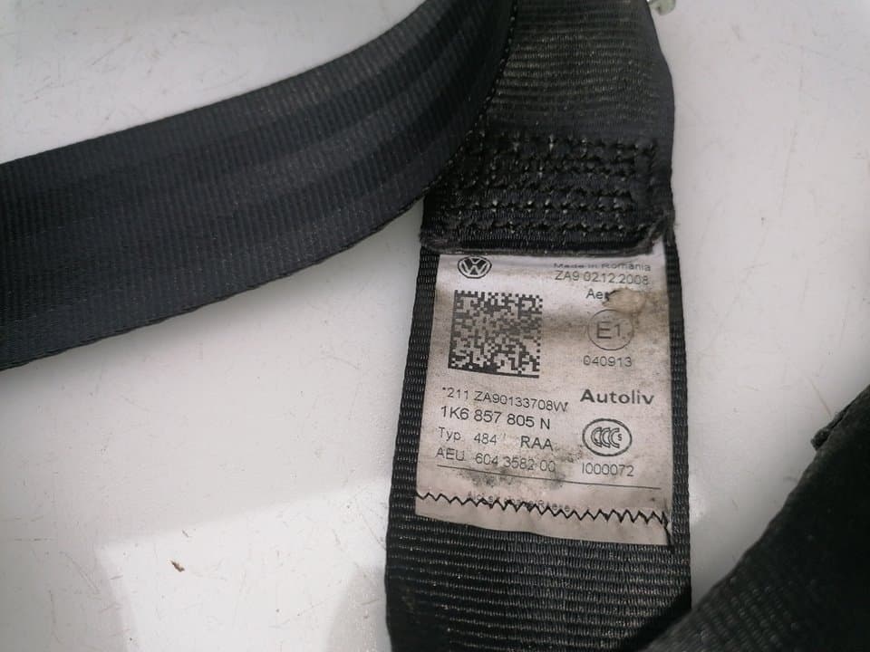 Cinturon seguridad trasero izquierdo VOLKSWAGEN GOLF VI (5K1)
