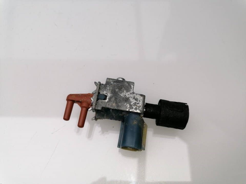 Valvula aire adicional TOYOTA HILUX (GUN1) 2