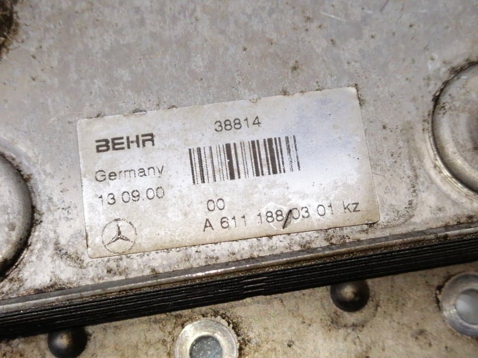 Radiador aceite MERCEDES-BENZ VITO (W638) CAJA CERRADA 2