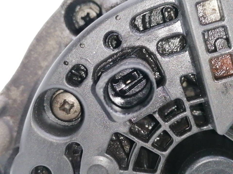 Alternador NISSAN CABSTAR E