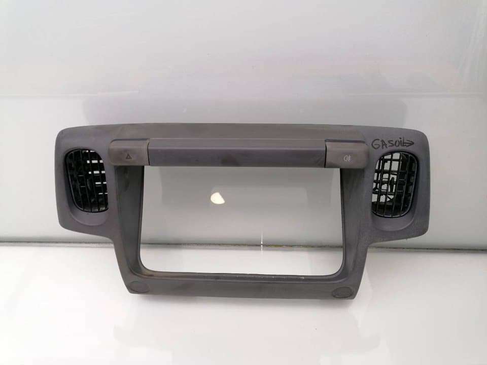Plastico NISSAN CABSTAR E 2