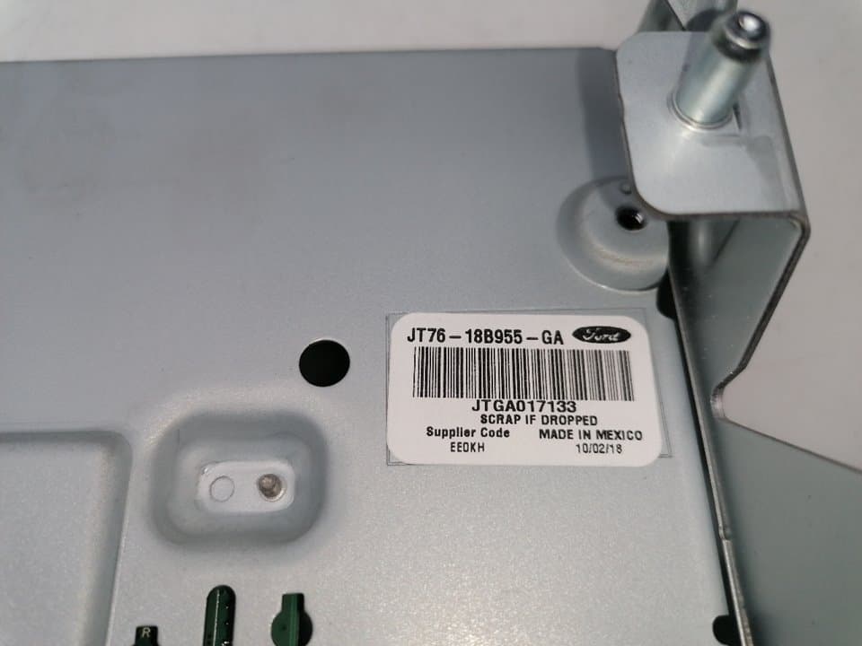 Pantalla multifuncion FORD TRANSIT COURIER 2