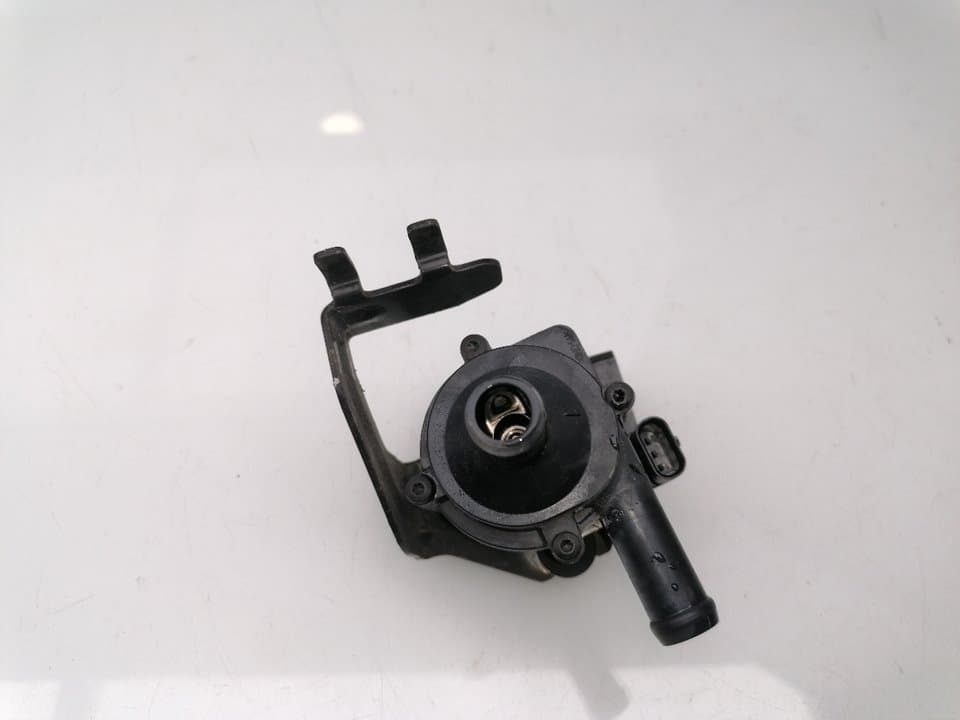 Bomba agua FORD TRANSIT COURIER 4