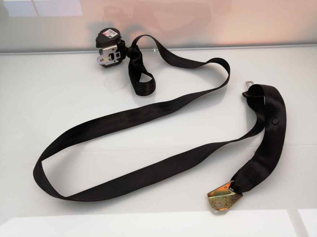 Cinturon seguridad trasero izquierdo VOLKSWAGEN GOLF V BERLINA (1K1)