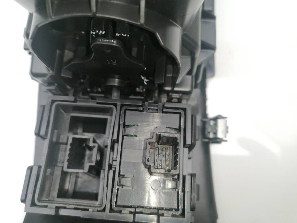 Recambio NISSAN NV300 CAMPER ref. 682607479R 3