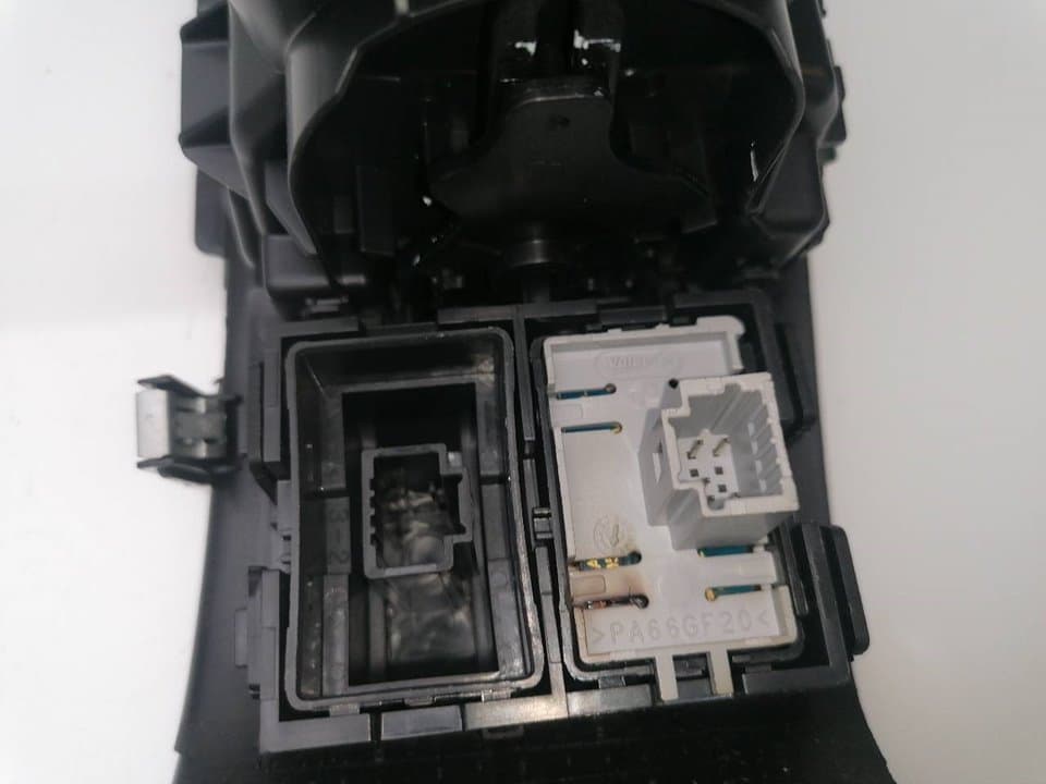Recambio NISSAN NV300 CAMPER ref. 682607479R 2