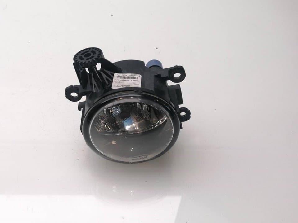 Faro antiniebla derecho NISSAN NV300 CAMPER 4