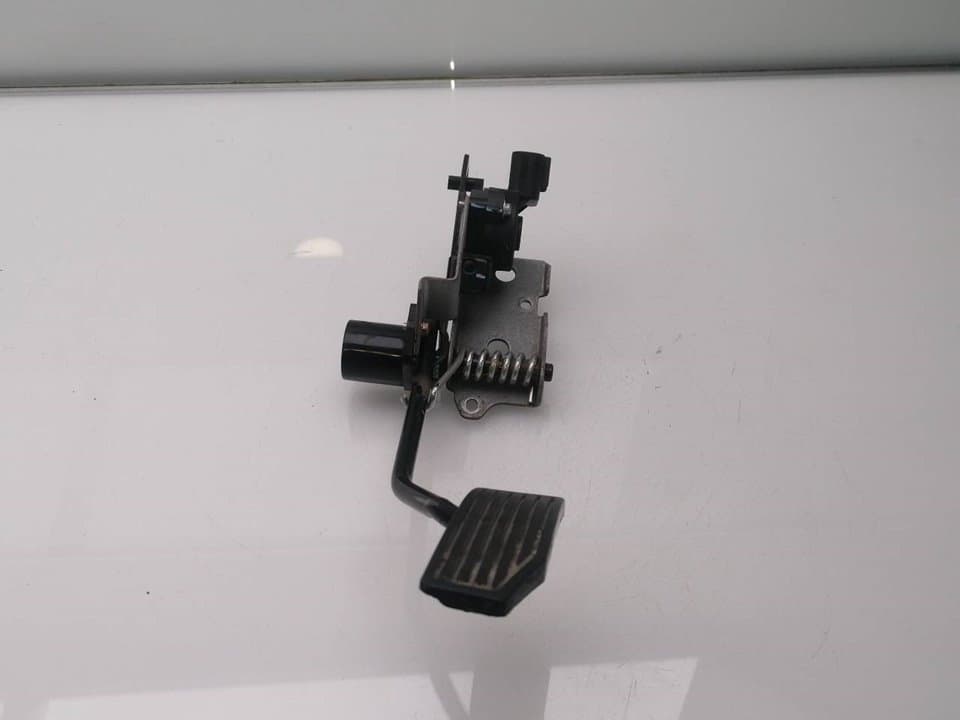 Pedal acelerador ISUZU D-MAX 4