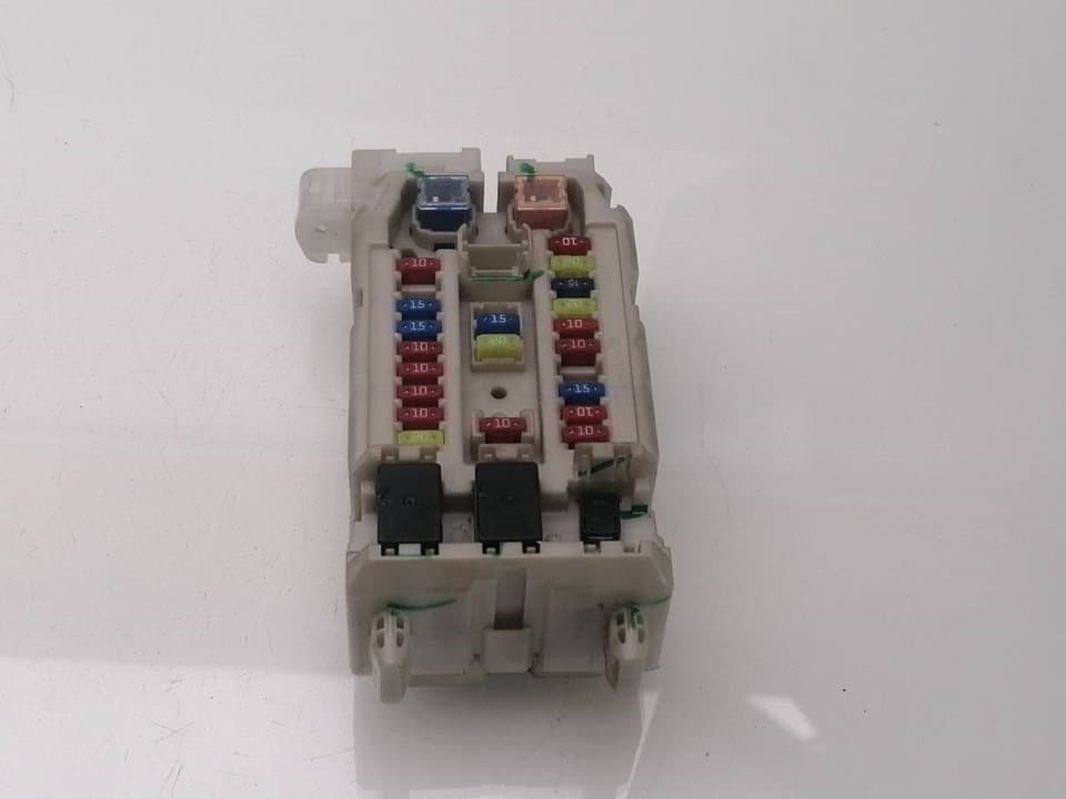 Caja reles / fusibles ISUZU D-MAX