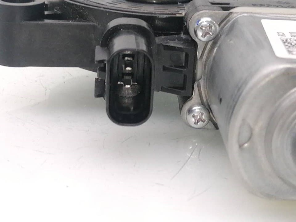 Motor elevalunas delantero derecho HYUNDAI BAYON 3