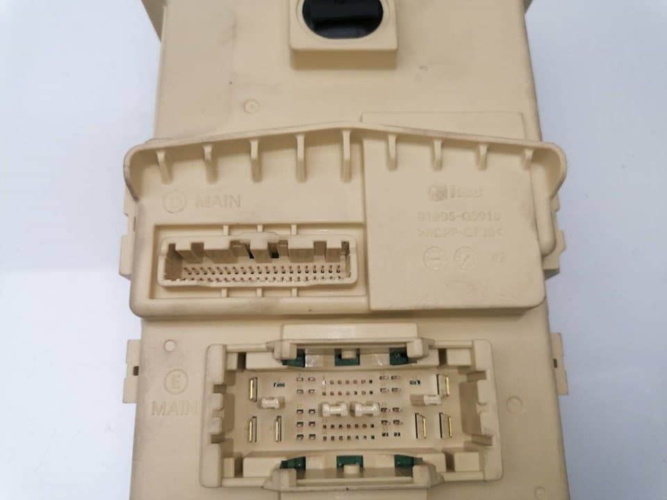 Caja reles / fusibles HYUNDAI BAYON 2